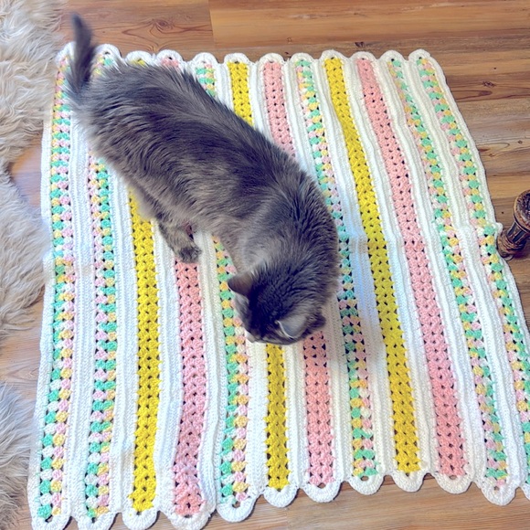 Hand crocheted, baby blanket colorful, vintage - Picture 2 of 4